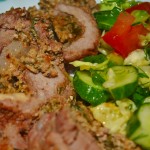 Рулет из говядины с овощным салатом